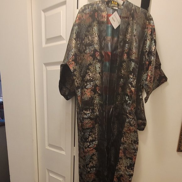 Kimono - Picture 1 of 5
